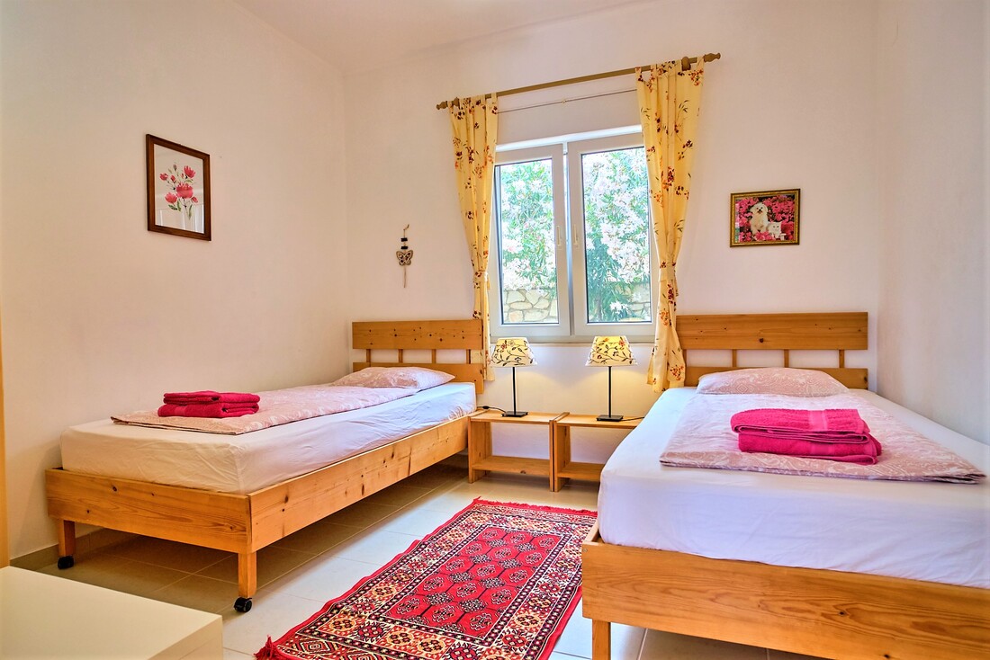 Schlafzimmer 2 mit Einzelbetten
